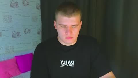 Snapshot of kittenmur chatting on 09.26.25 Vlad online show from 09.26.25