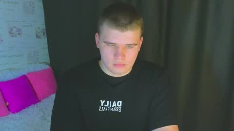 Snapshot of kittenmur chatting on 09.30.25 Vlad online show from 09.30.25