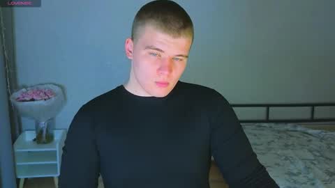 Snapshot of kittenmur chatting on 11.03.25 Vlad online show from 11.03.25