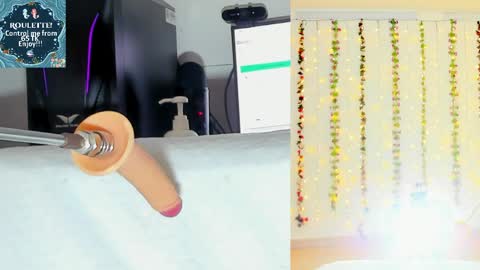 Snapshot of kitty__rosse__ chatting on 05.16.26 Kitty online show from 05.16.26