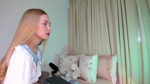 sophie online show from 10.25.25