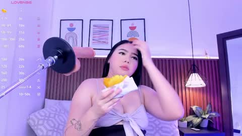 Snapshot of kitty_blueee chatting on 05.12.26 kitty online show from 05.12.26