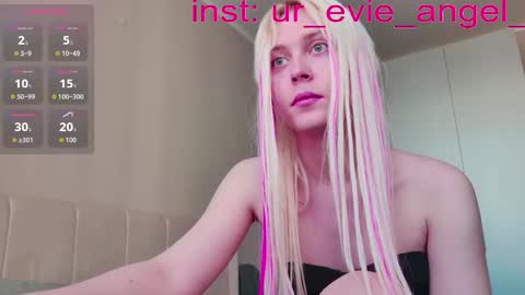 Evelyn online show from 03.25.26