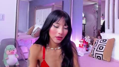 Snapshot of kitty_eliffe chatting on 02.12.25 kitty online show from 02.12.25