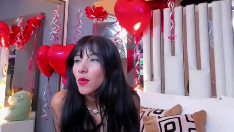 Snapshot of kitty_eliffe chatting on 02.15.25 kitty online show from 02.15.25