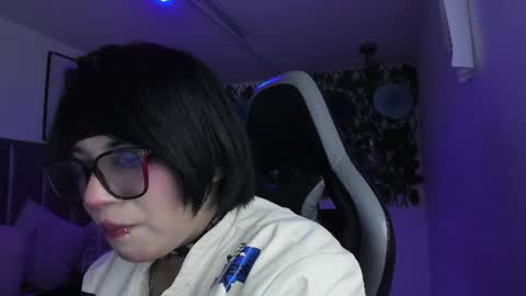 Snapshot of kitty_gang chatting on 06.10.26 Camila online show from 06.10.26