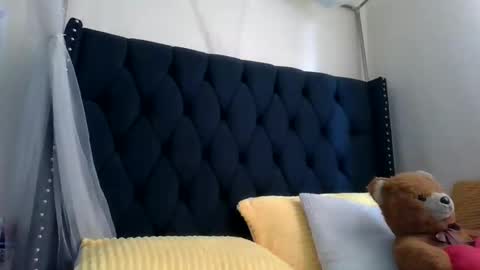 Snapshot of kitty_kerry chatting on 05.29.26 kitty_kerry online show from 05.29.26