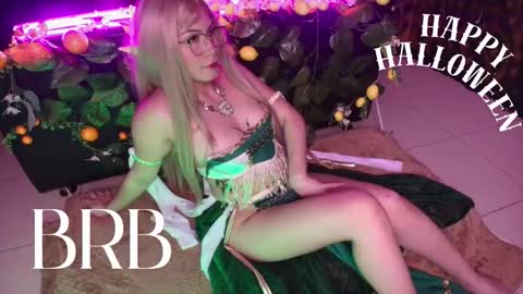 Snapshot of kitty_malach chatting on 11.02.25 Kitty online show from 11.02.25