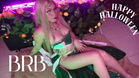 Snapshot of kitty_malach chatting on 11.04.25 Kitty online show from 11.04.25