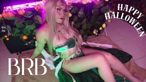 Snapshot of kitty_malach chatting on 11.05.25 Kitty online show from 11.05.25