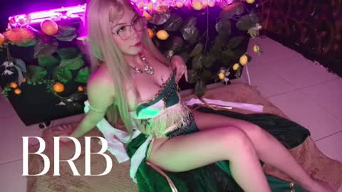 Snapshot of kitty_malach chatting on 11.17.25 Kitty online show from 11.17.25