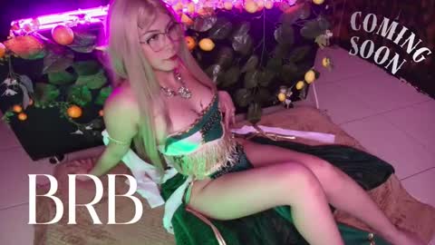 Snapshot of kitty_malach chatting on 11.23.25 Kitty online show from 11.23.25