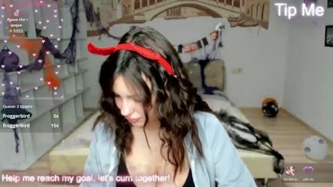 Snapshot of kitty_shenson chatting on 10.31.25 Kate online show from 10.31.25