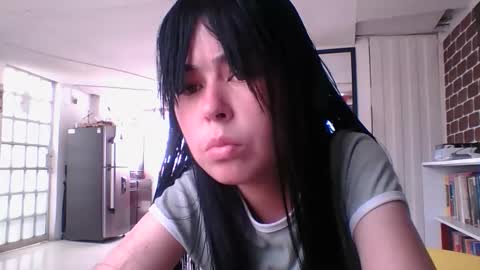 Snapshot of kitty_small69 chatting on 12.19.25 kitty_small69 online show from 12.19.25