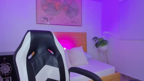 K I T T Y online show from 02.12.26