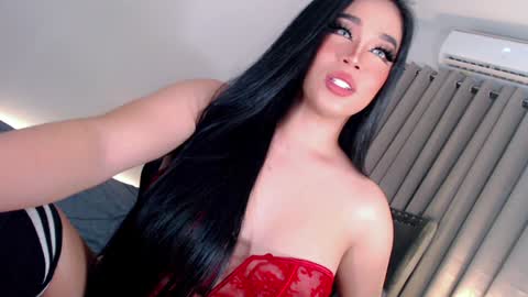 Snapshot of kittycruzxxx chatting on 12.05.24 iG Kitty Tranny online show from 12.05.24