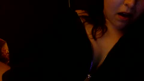 Snapshot of kittygirl__ chatting on 11.27.25 kitty online show from 11.27.25