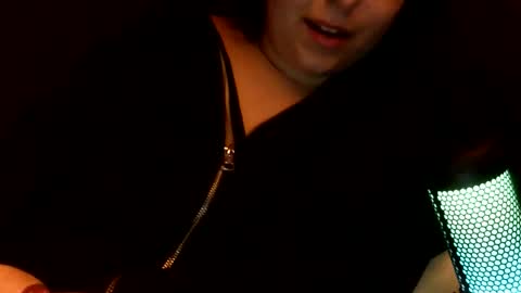 Snapshot of kittygirl__ chatting on 11.29.25 kitty online show from 11.29.25