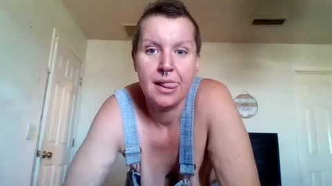 Snapshot of kittykay86 chatting on 07.31.26 Bella Blue BBW online show from 07.31.26