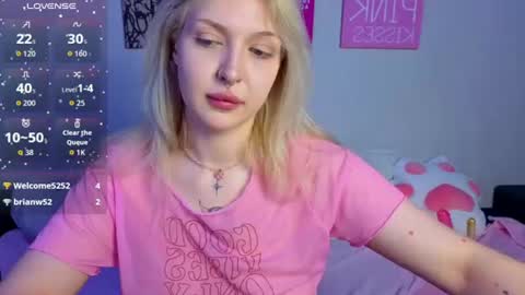 Snapshot of kittykendall chatting on 06.10.26 kittykendall online show from 06.10.26