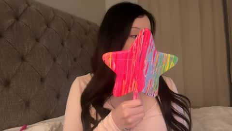 mia online show from 12.21.24