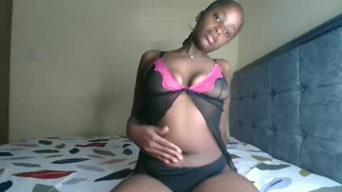 Kittypettite online show from 11.18.25