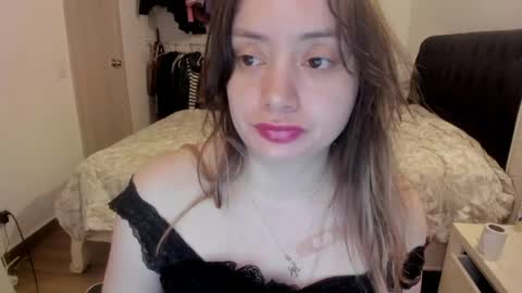 Snapshot of kittywantslove23 chatting on 05.28.26 kittywantslove23 online show from 05.28.26