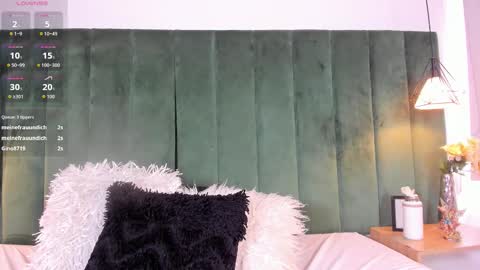 K I T T Y Y  online show from 10.23.25