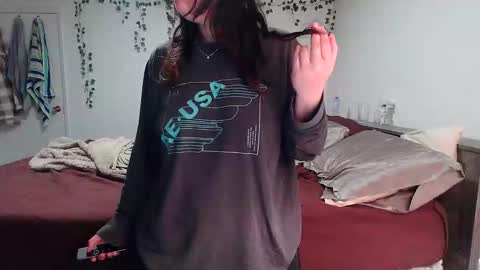 Kittyymaze online show from 12.17.25