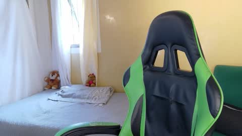 Snapshot of kittyzenn chatting on 03.10.26 Kitty Zen online show from 03.10.26