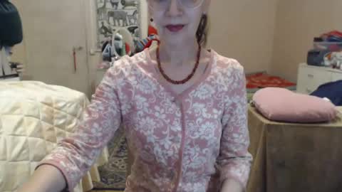 Snapshot of kiuminberry chatting on 06.19.26 KiuminBerry online show from 06.19.26