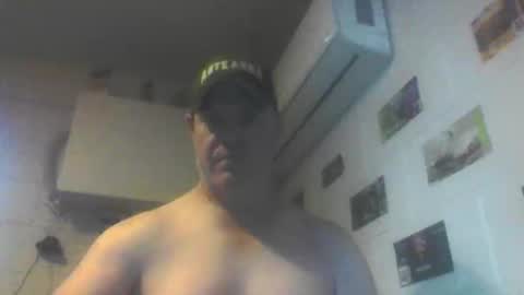 Snapshot of kiwiguy19773 chatting on 05.10.26 kiwiguy19773 online show from 05.10.26