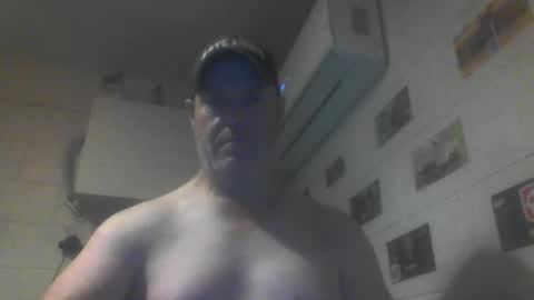 Snapshot of kiwiguy19773 chatting on 05.13.26 kiwiguy19773 online show from 05.13.26