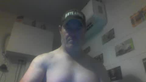Snapshot of kiwiguy19773 chatting on 05.14.26 kiwiguy19773 online show from 05.14.26