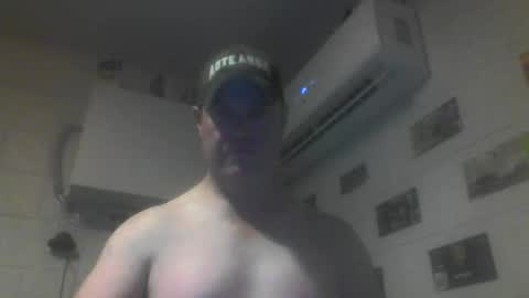 Snapshot of kiwiguy19773 chatting on 05.19.26 kiwiguy19773 online show from 05.19.26