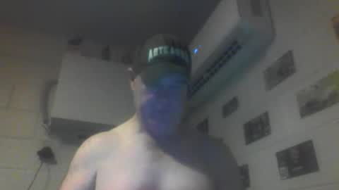 Snapshot of kiwiguy19773 chatting on 06.05.26 kiwiguy19773 online show from 06.05.26