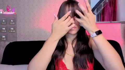 Snapshot of kloe_skinny23_aws chatting on 06.06.26 Im Khloe online show from 06.06.26