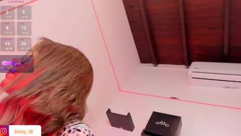 Snapshot of kloey_hoot chatting on 01.04.25 Kloey online show from 01.04.25