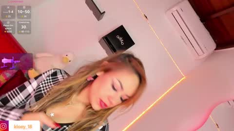 Snapshot of kloey_hoot chatting on 01.04.25 Kloey online show from 01.04.25