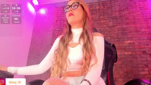 Snapshot of kloey_hoot chatting on 09.13.25 Kloey online show from 09.13.25