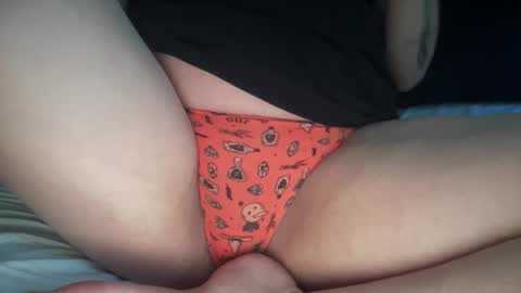 Snapshot of knextdoor chatting on 10.29.25 knextdoor online show from 10.29.25