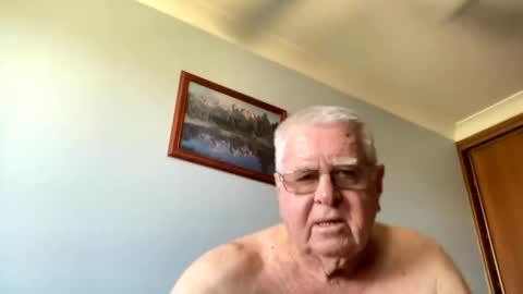 Snapshot of knights2001 chatting on 12.23.24 Aussiedude online show from 12.23.24
