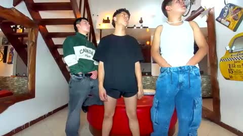 Snapshot of kobayaske chatting on 02.02.25 kobayaske online show from 02.02.25