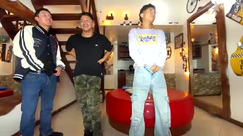 Snapshot of kobayaske chatting on 02.05.25 kobayaske online show from 02.05.25