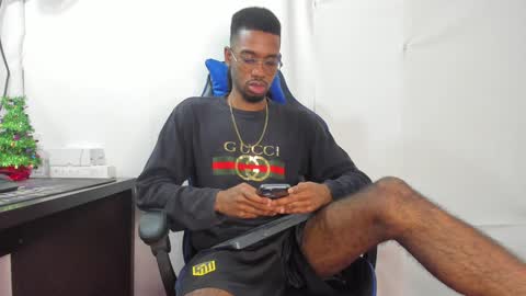 Snapshot of kofi_exotic_ chatting on 12.11.24 kofi online show from 12.11.24