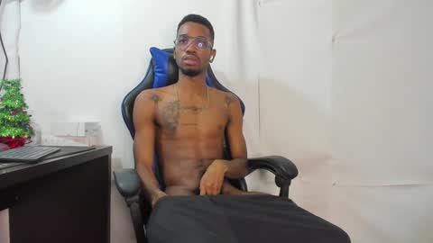 Snapshot of kofi_exotic_ chatting on 12.11.24 kofi online show from 12.11.24