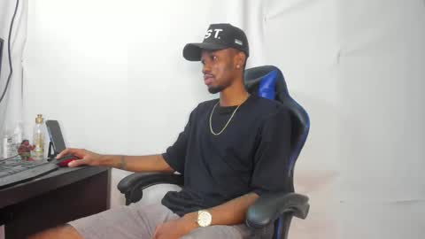 Snapshot of kofi_exotic_ chatting on 02.25.25 kofi online show from 02.25.25