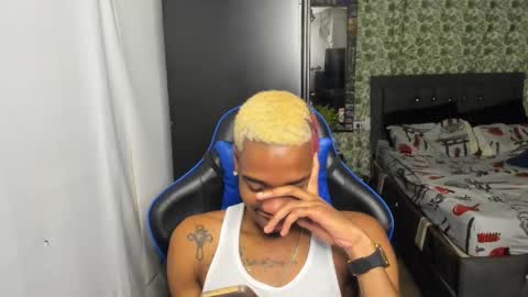 Snapshot of kofi_exotic_ chatting on 11.24.25 kofi online show from 11.24.25