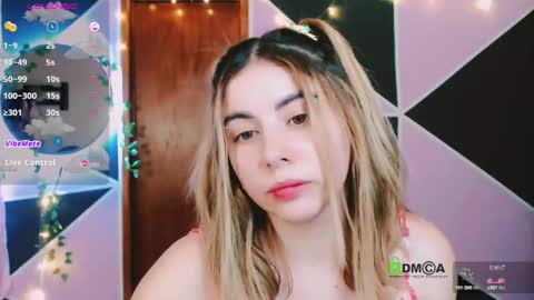 YINI online show from 02.11.25