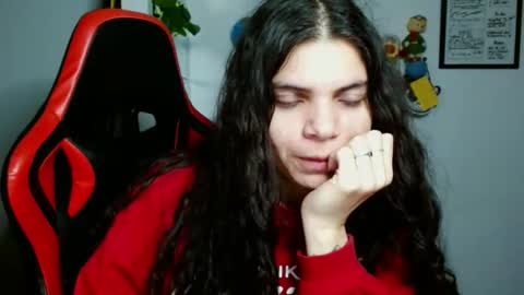 Snapshot of koranikky08 chatting on 12.18.24 Karoll online show from 12.18.24